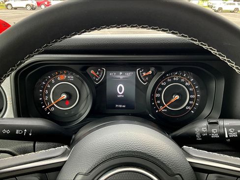 Used 2025 Jeep Wrangler Unlimited Sport AWD/4WD image 13