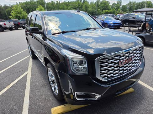 Used 2020 GMC Yukon Denali w/ Open Road Package AWD/4WD image 3