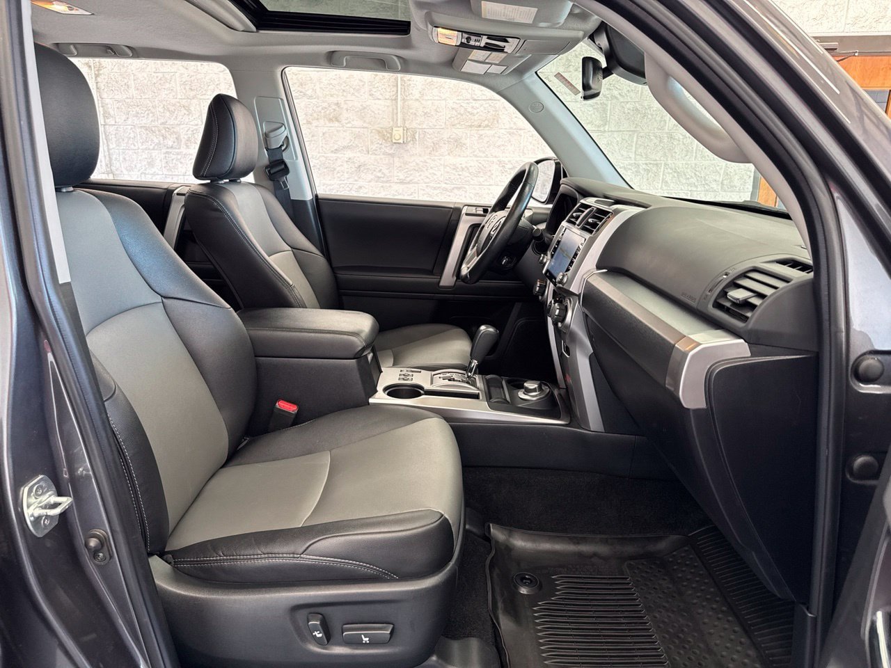 Used 2023 Toyota 4Runner SR5 Premium w/ Moonroof Package AWD/4WD image 50