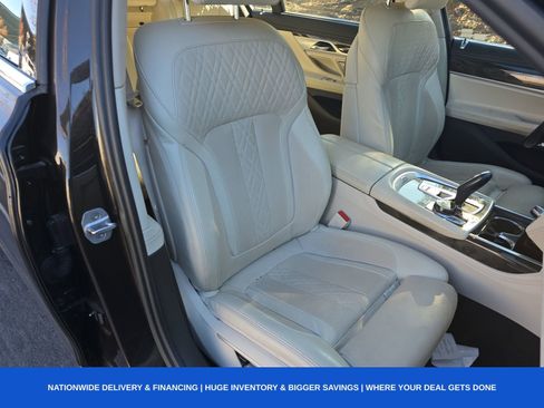 Used 2017 BMW 740i image 12