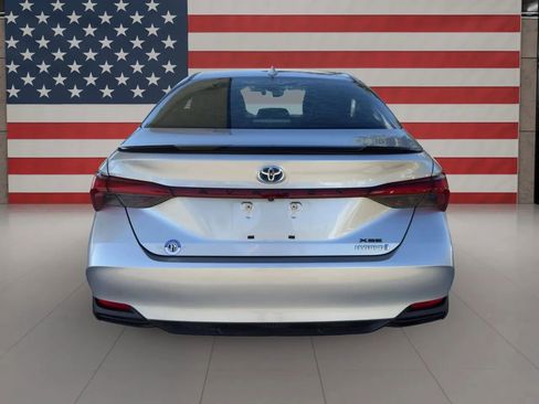 Used 2019 Toyota Avalon XSE image 6
