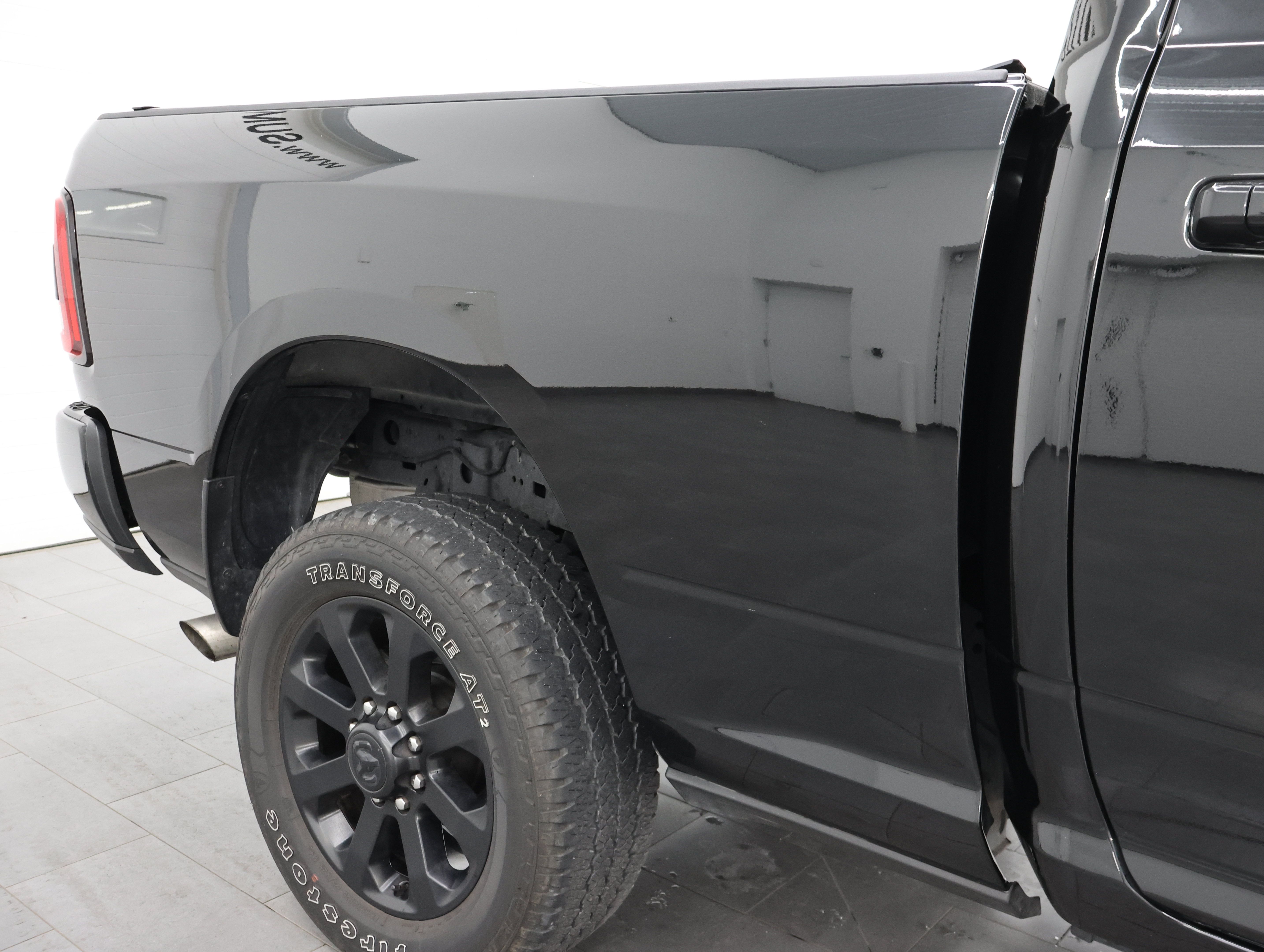 Used 2024 RAM 2500 Big Horn w/ Night Edition AWD/4WD image 27
