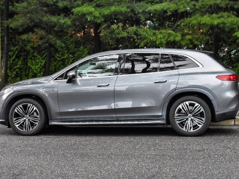Used 2023 Mercedes-Benz EQS 450+ SUV image 4