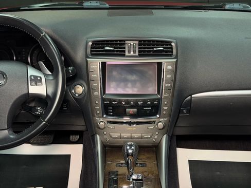 Used 2011 Lexus IS 250C image 27