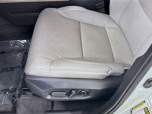 Certified 2025 Toyota Tundra Limited AWD/4WD image 18