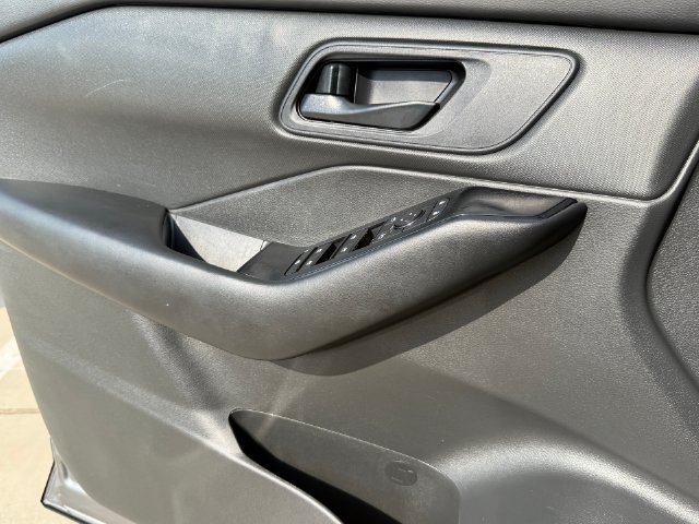 Used 2024 Nissan Rogue S FWD image 23
