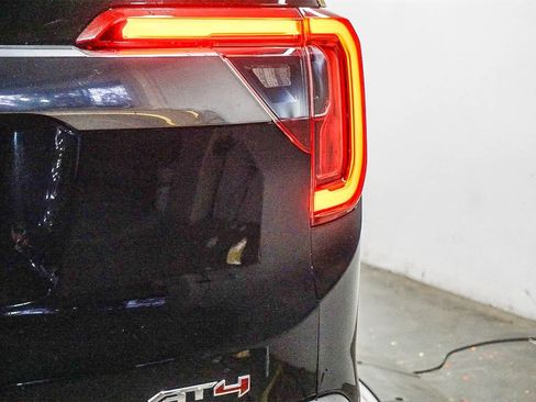 Used 2020 GMC Acadia AT4 image 10