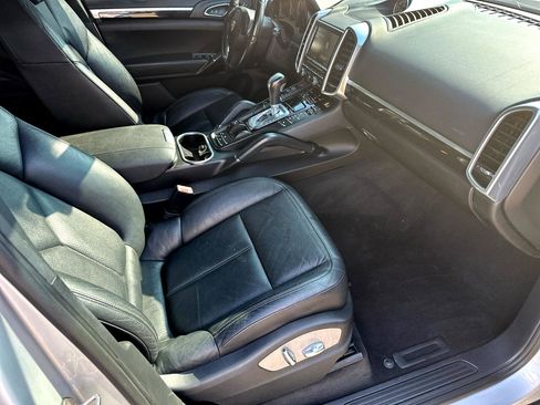 Used 2012 Porsche Cayenne image 18