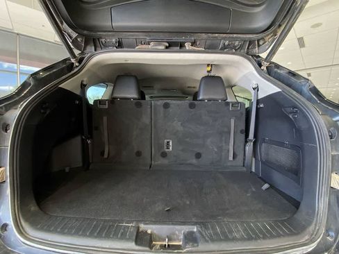 Used 2022 Toyota Highlander XLE AWD/4WD image 27