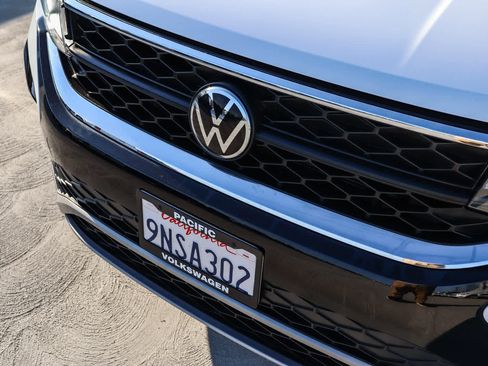 Used 2023 Volkswagen Taos SE image 5