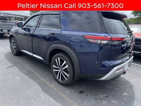 Certified 2025 Nissan Pathfinder Platinum FWD image 4
