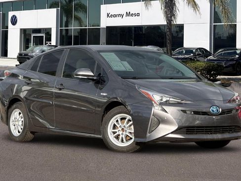 Used 2017 Toyota Prius Two image 2