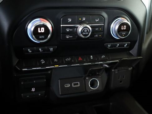 Used 2019 GMC Sierra 1500 SLT w/ SLT Premium Package image 17