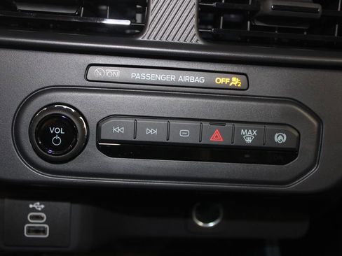 New 2026 Ford Maverick XL image 39