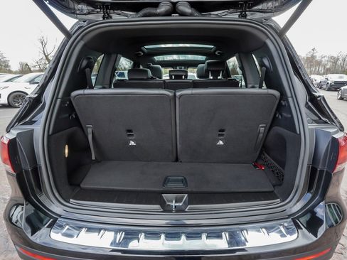 Used 2023 Mercedes-Benz GLB 250 4MATIC w/ Premium Package image 52