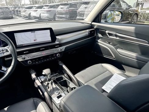Used 2025 Kia Telluride S image 25