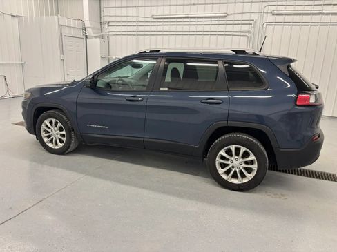 Used 2021 Jeep Cherokee Latitude FWD image 10