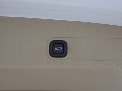 Used 2013 GMC Yukon SLT w/ SLT-2 Equipment Package AWD/4WD image 21