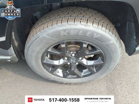 Used 2021 Toyota RAV4 LE FWD image 11