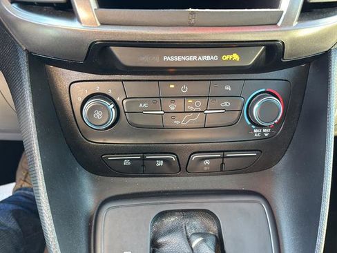 Used 2023 Ford Transit Connect XLT image 23