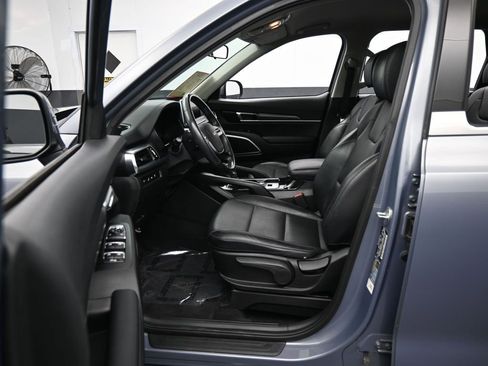 Used 2022 Kia Telluride LX image 11