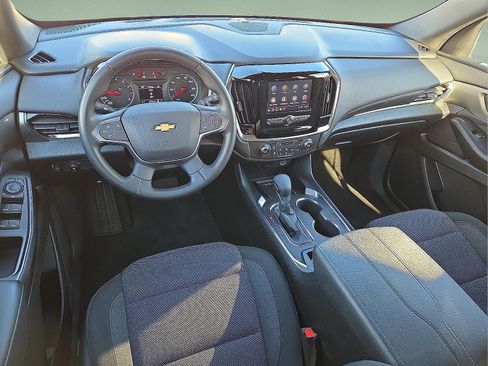 Used 2023 Chevrolet Traverse LT image 12