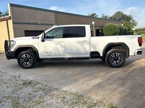 Used 2023 GMC Sierra 2500 AT4 w/ AT4 Premium Plus Package AWD/4WD image 3