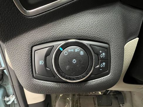 Used 2013 Ford C-MAX SEL FWD image 22