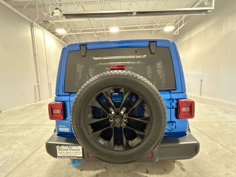 Used 2023 Jeep Wrangler Unlimited Sahara w/ Cold Weather Group image 7