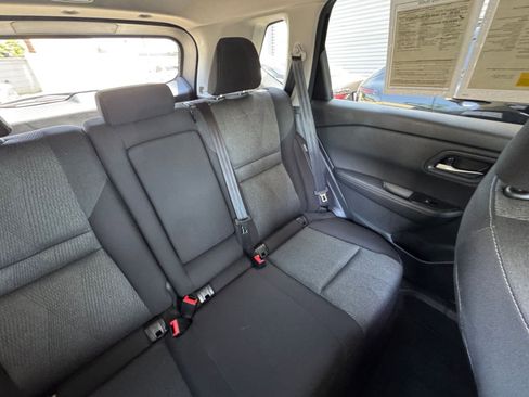 Used 2025 Nissan Rogue SV FWD image 39