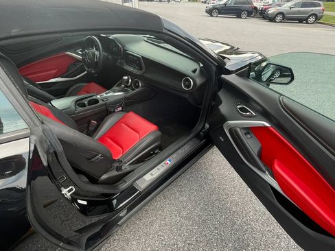 Used 2017 Chevrolet Camaro LT RWD image 28