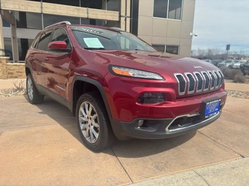 Used 2017 Jeep Cherokee Limited AWD/4WD image 2