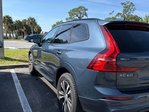 Used 2025 Volvo XC60 B5 Core AWD/4WD image 3