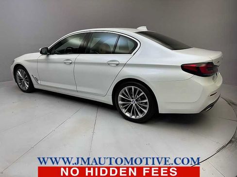 Used 2021 BMW 530i xDrive w/ Premium Package AWD/4WD image 3