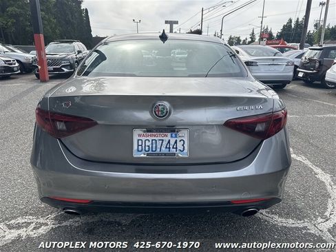 Used 2017 Alfa Romeo Giulia Ti w/ TI Lusso Light Wood Package image 6