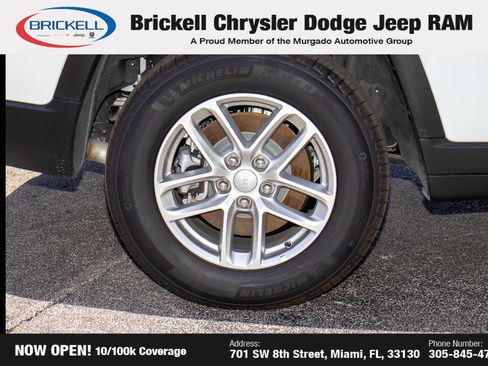 Used 2025 Jeep Grand Cherokee L Laredo RWD image 40