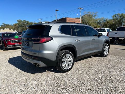 Used 2024 GMC Acadia Elevation w/ Luxury Package image 8