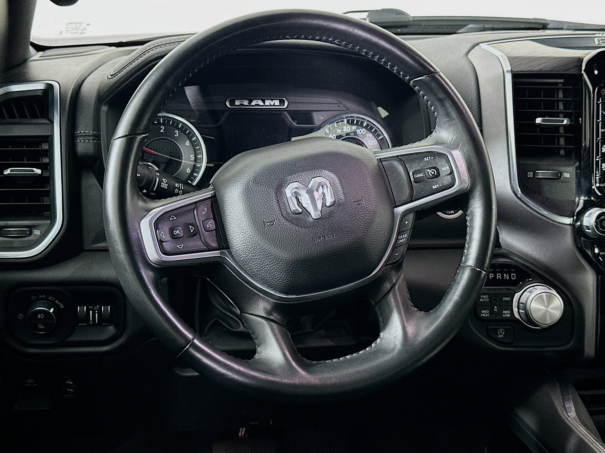 Used 2024 RAM 1500 Laramie AWD/4WD image 18