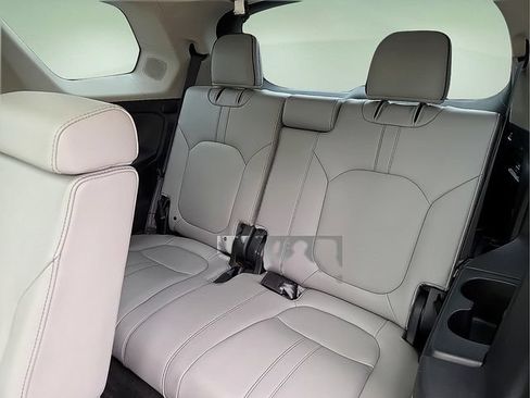 Used 2025 Honda Pilot Elite image 13