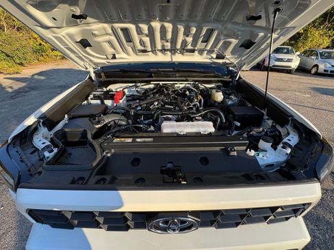 Used 2025 Toyota 4Runner SR5 image 27