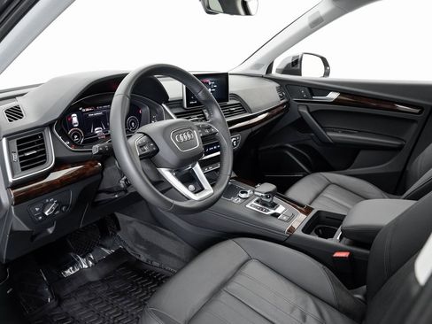 Used 2020 Audi Q5 e Premium Plus image 4