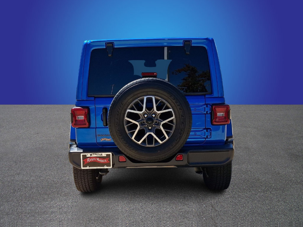 Used 2025 Jeep Wrangler Unlimited Sahara AWD/4WD image 5