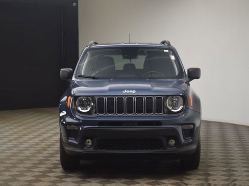 Certified 2022 Jeep Renegade Latitude w/ Convenience Group AWD/4WD image 19