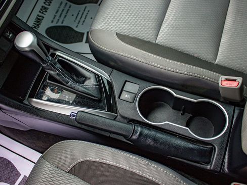 Used 2019 Toyota Corolla LE image 29