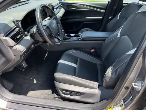 Used 2025 Toyota Camry SE FWD image 25