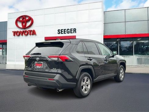 Used 2025 Toyota RAV4 XLE AWD/4WD image 3