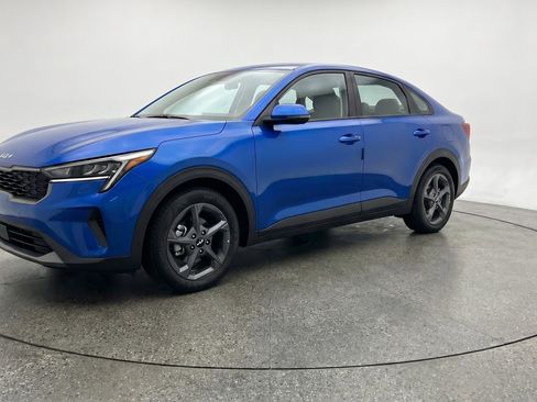 Used 2025 Kia K4 LXS image 3