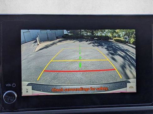 Used 2025 Toyota Camry SE image 14
