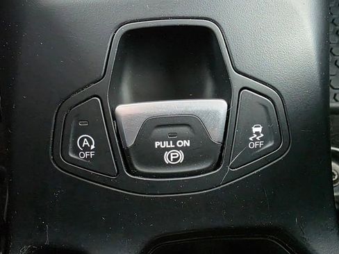 Used 2023 Jeep Renegade Latitude image 44