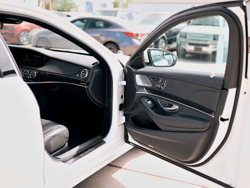 Used 2019 Mercedes-Benz S 560 Sedan w/ AMG Line Exterior image 15